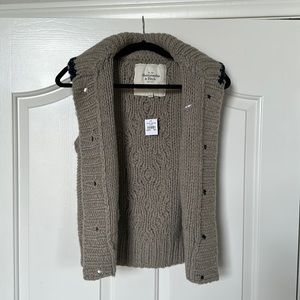 Abercrombie & Fitch knit sweater vest
